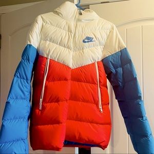 Excellent Used Condition
 Warm durable Nike Bubble coat.